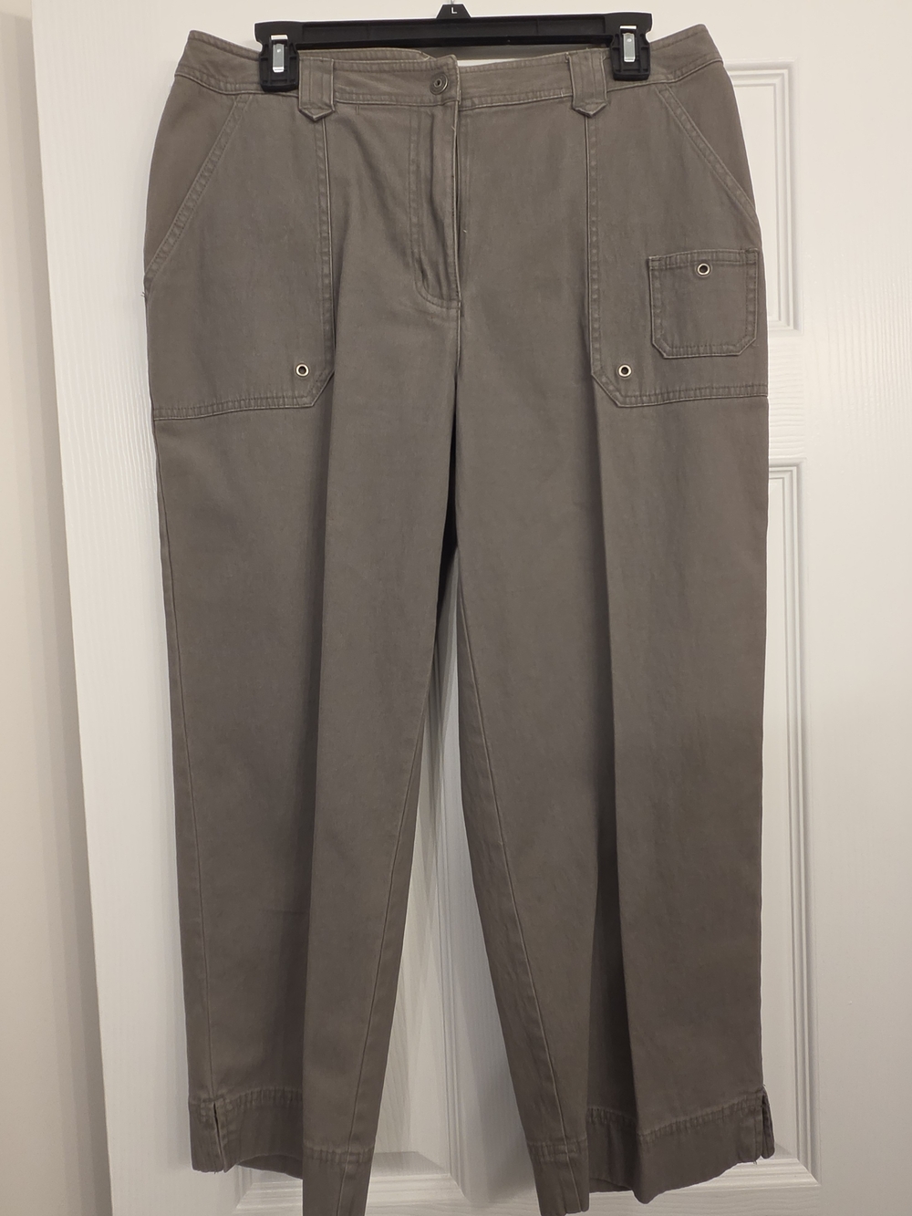 Marsh Landing Neutral Taupe Straight-Leg Capris